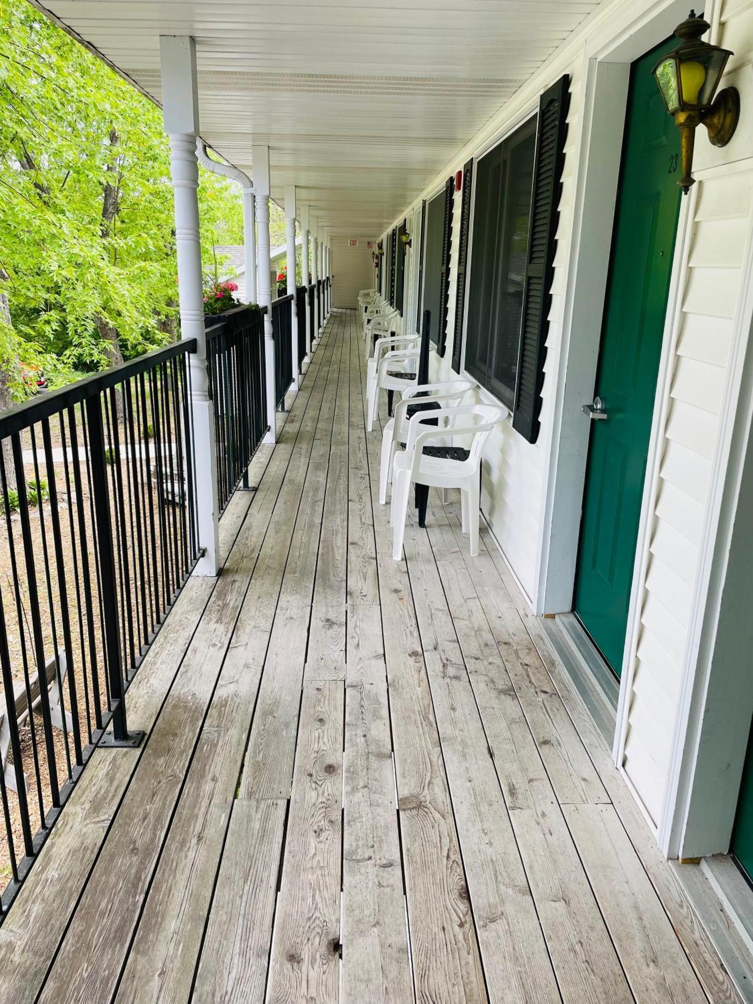 Parkside Inn Ellison Bay Buitenkant foto